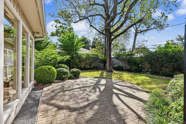 7915 Meadow Lake Lane, Houston, TX 77063
