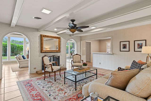 7915 Meadow Lake Lane, Houston, TX 77063