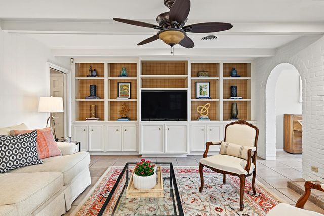 7915 Meadow Lake Lane, Houston, TX 77063