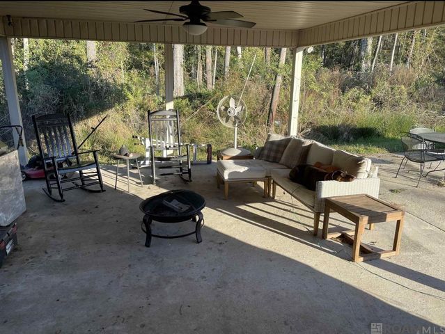 35046 Napoleon Dr, Denham Springs, LA 70706