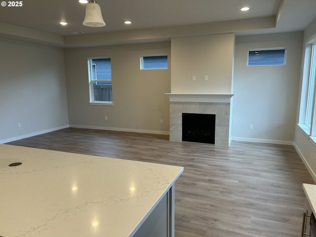 704 Magnolia Ave 43, Woodburn, OR 97071