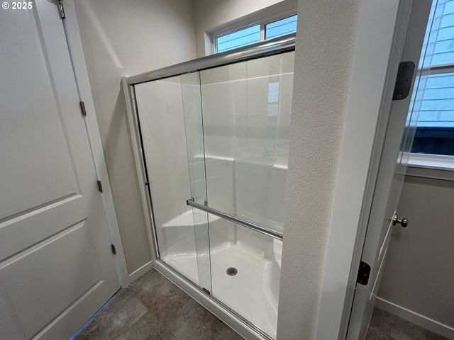 704 Magnolia Ave 43, Woodburn, OR 97071