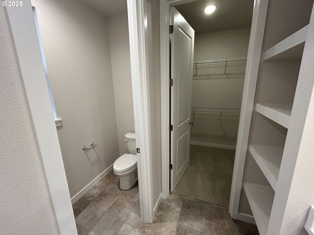 704 Magnolia Ave 43, Woodburn, OR 97071