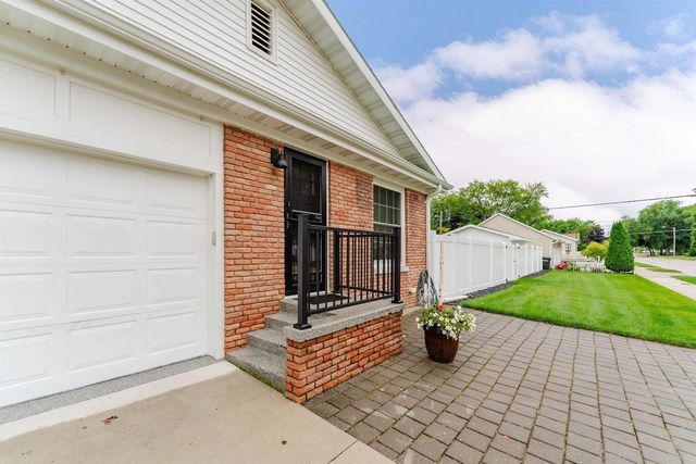 1433 HAZEL STREET, Oshkosh, WI 54901