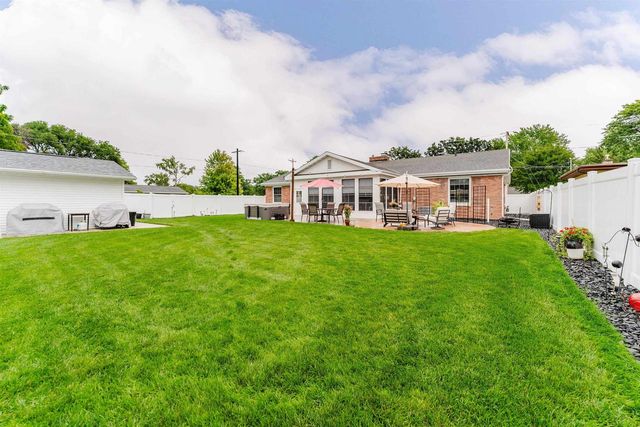 1433 HAZEL STREET, Oshkosh, WI 54901