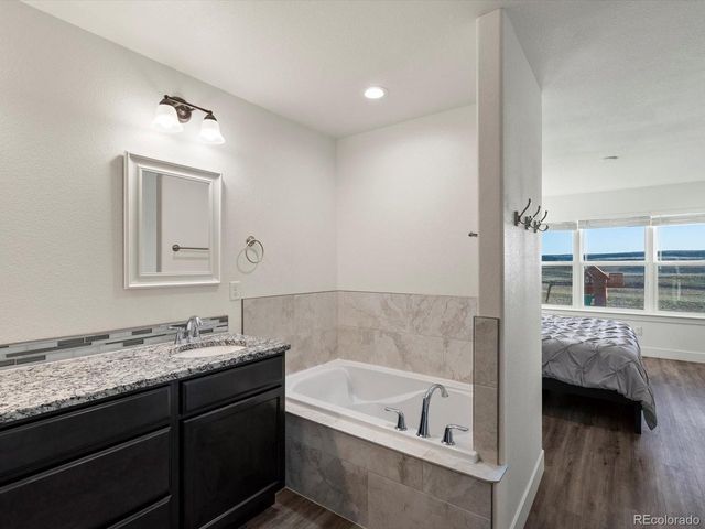 16471 S Essex Rd, Platteville, CO 80651