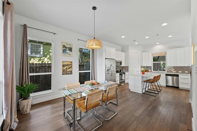 1902 E 8th ST, Austin, TX 78702