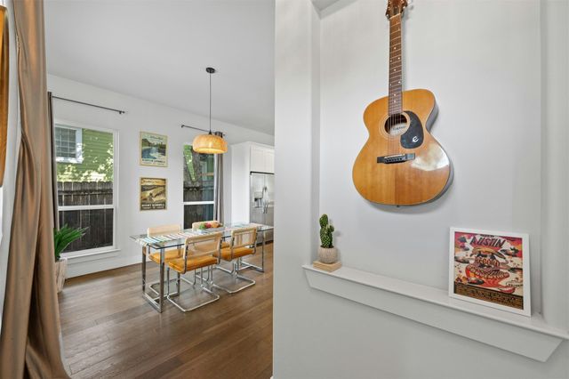 1902 E 8th ST, Austin, TX 78702