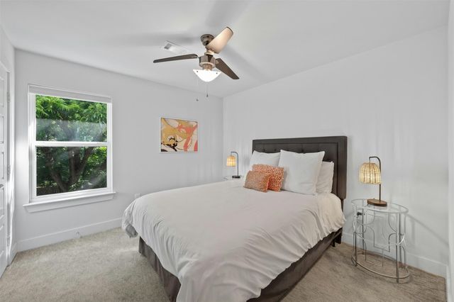 1902 E 8th ST, Austin, TX 78702