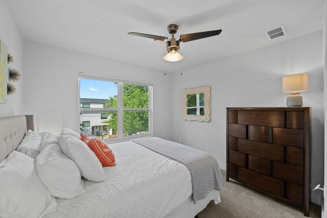 1902 E 8th ST, Austin, TX 78702