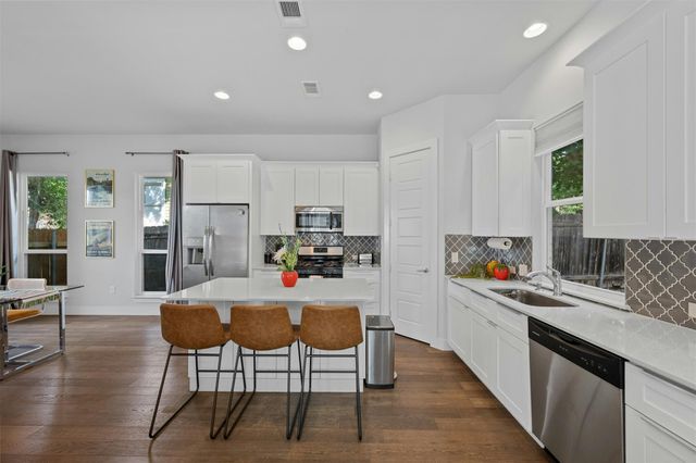 1902 E 8th ST, Austin, TX 78702