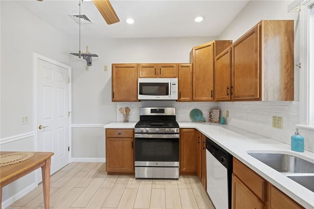 28 Fairview Avenue, Cumberland, RI 02864