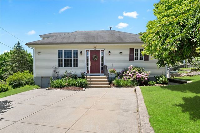 28 Fairview Avenue, Cumberland, RI 02864