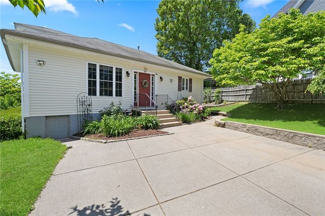 28 Fairview Avenue, Cumberland, RI 02864