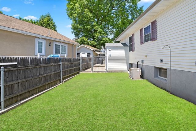 28 Fairview Avenue, Cumberland, RI 02864