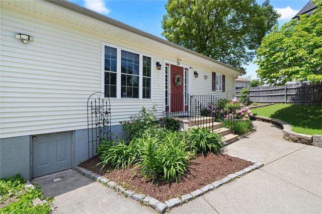 28 Fairview Avenue, Cumberland, RI 02864