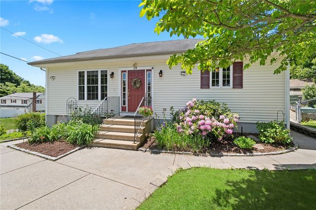 28 Fairview Avenue, Cumberland, RI 02864
