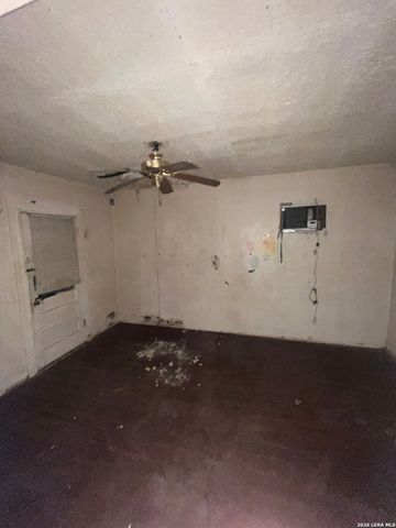 323 Tomrob, San Antonio, TX 78220