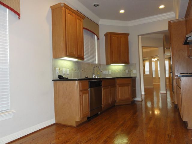 3211 Holly Crossing Drive, Houston, TX 77042