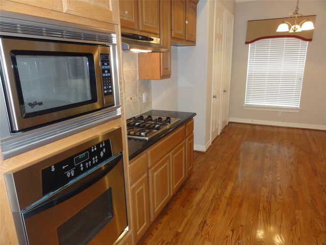 3211 Holly Crossing Drive, Houston, TX 77042