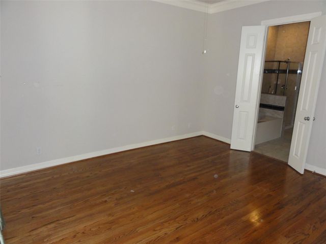 3211 Holly Crossing Drive, Houston, TX 77042