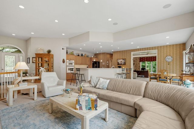 15183 Wayzata Boulevard, Wayzata, MN 55391
