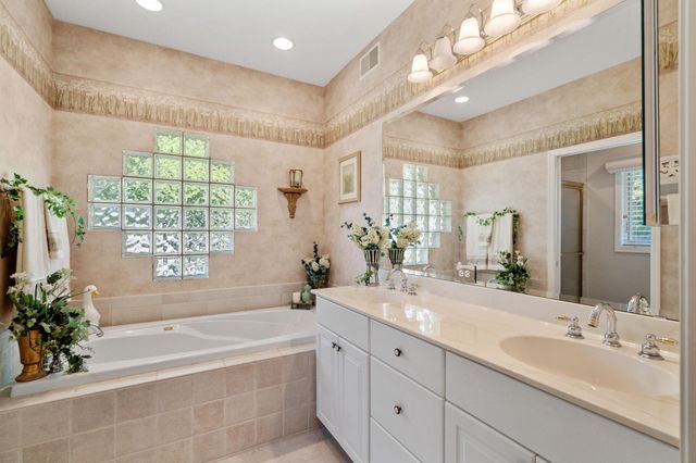 15183 Wayzata Boulevard, Wayzata, MN 55391