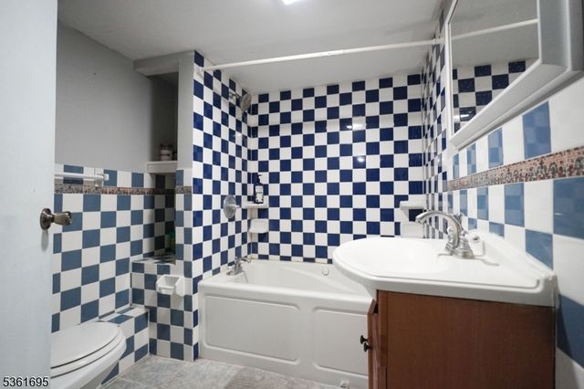 3220 Park Ave, South Plainfield Boro, NJ 07080