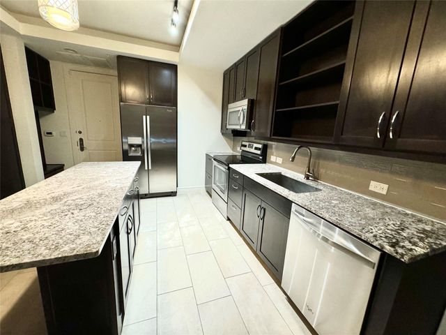 2303 Mid Lane 110, Houston, TX 77027