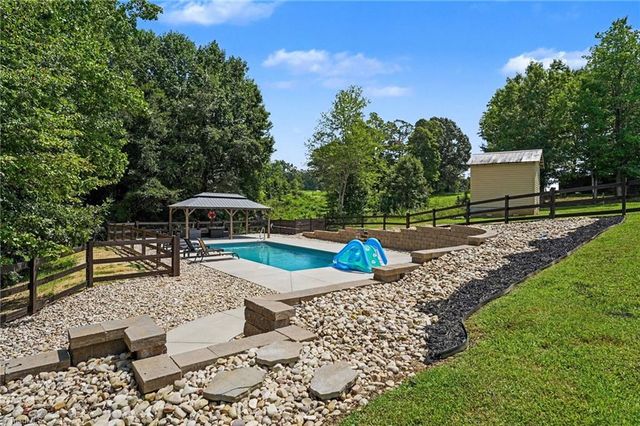 125 Grey Fox Trail, Advance, NC 27006