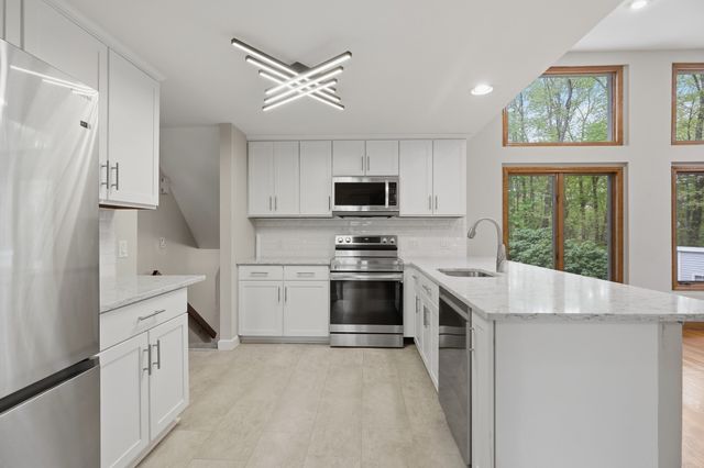 27 Clearview Drive, Framingham, MA 01701