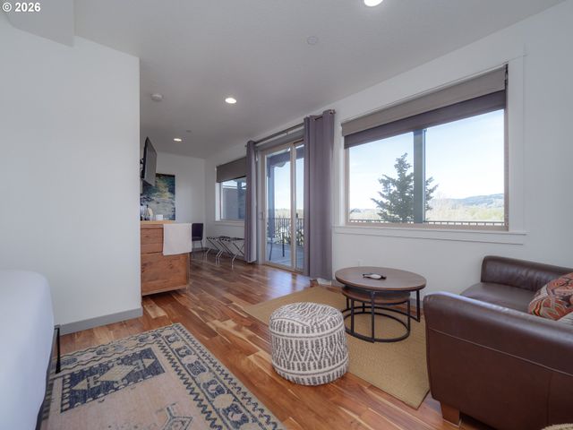 20300 Ne HIGHWAY 240, Newberg, OR 97132