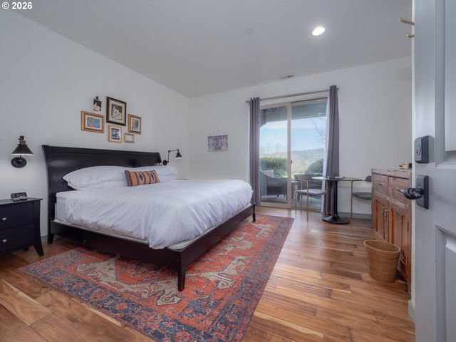 20300 Ne HIGHWAY 240, Newberg, OR 97132