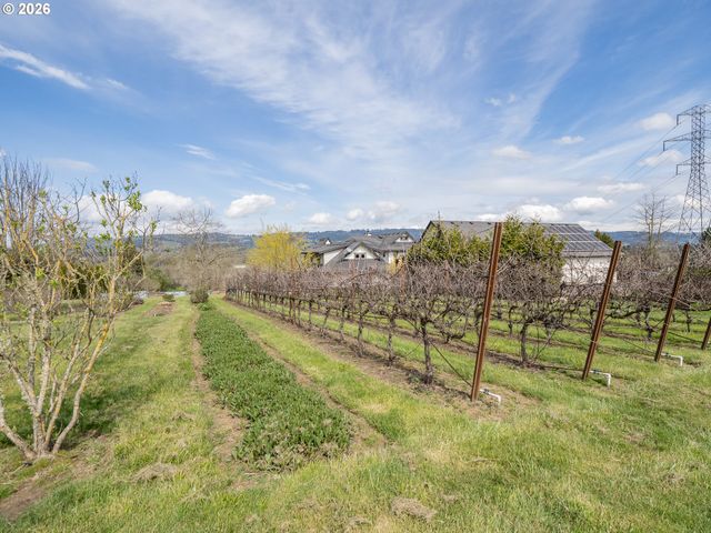 20300 Ne HIGHWAY 240, Newberg, OR 97132