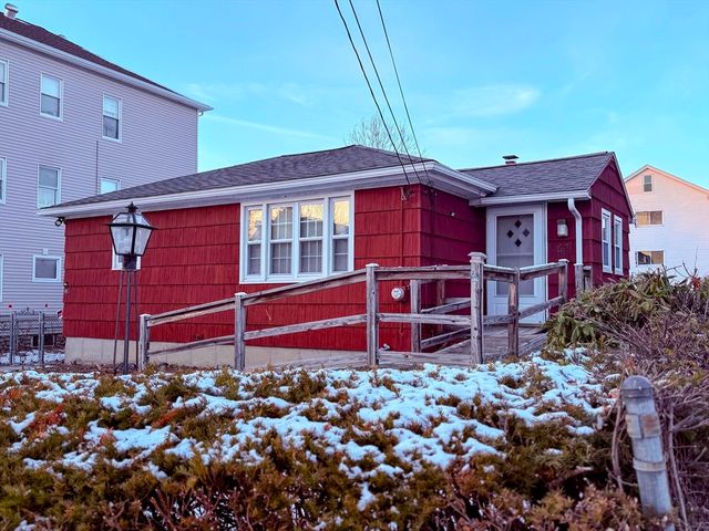 41 Andover St, Worcester, MA 01606