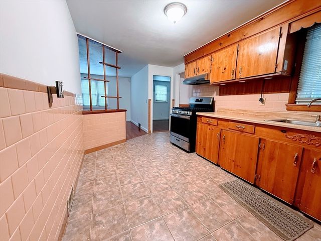 41 Andover St, Worcester, MA 01606