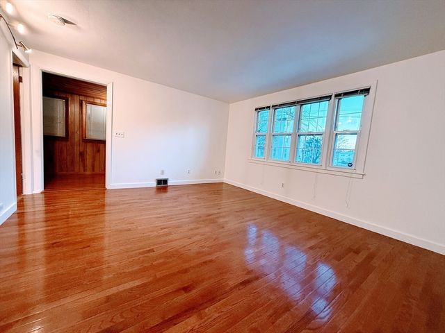 41 Andover St, Worcester, MA 01606