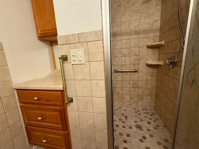 41 Andover St, Worcester, MA 01606