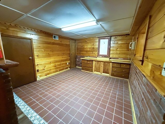 41 Andover St, Worcester, MA 01606