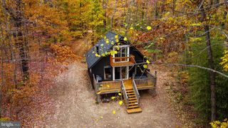 415 PINE HILL DR, Stanardsville, VA 22973