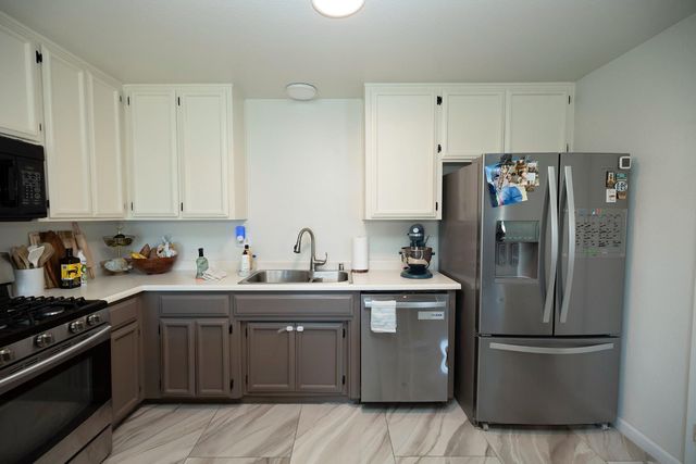 1300 Windsor Ct, Turlock, CA 95380