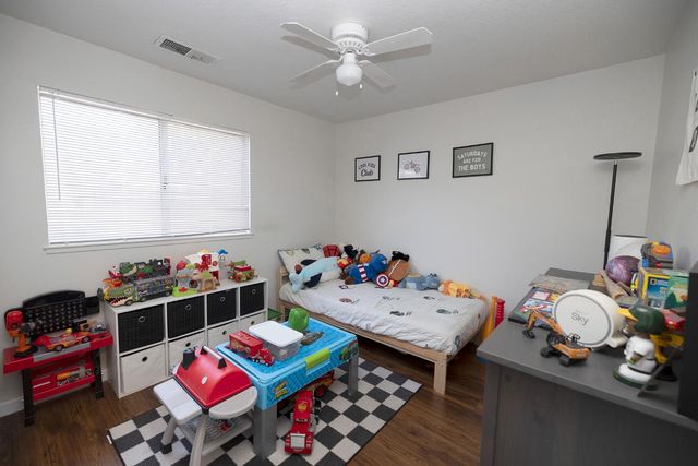 1300 Windsor Ct, Turlock, CA 95380