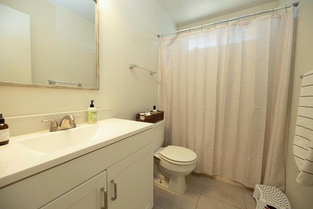 1300 Windsor Ct, Turlock, CA 95380