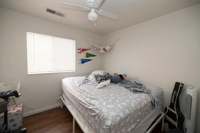 1300 Windsor Ct, Turlock, CA 95380