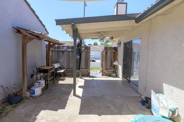 1300 Windsor Ct, Turlock, CA 95380