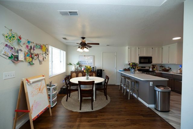 1300 Windsor Ct, Turlock, CA 95380