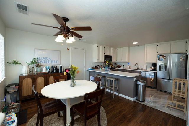 1300 Windsor Ct, Turlock, CA 95380