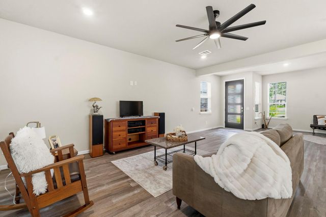 110 Passion Flower Cove, Montgomery, TX 77316