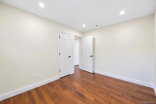 18 Hitchcock Lane, Farmingdale, NY 11735