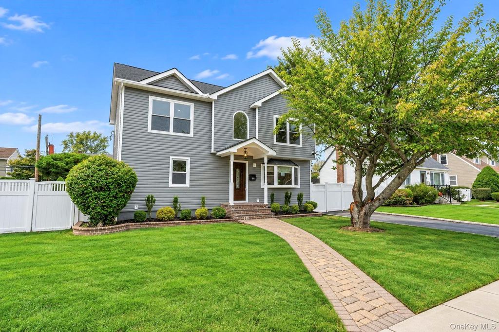 18 Hitchcock Lane, Farmingdale, NY 11735 — exterior